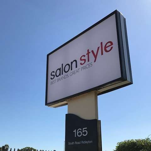 Photo: Salon Style